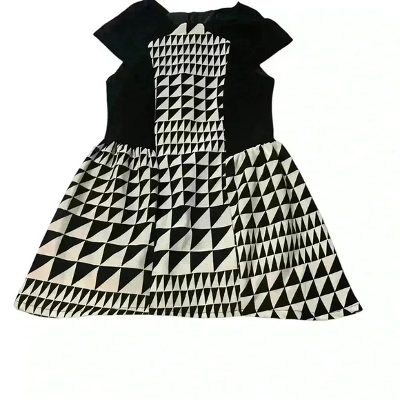 Mantra Brand Women’s size small black and White geometric dresss. Cap sleeve - Picture 1 of 8
